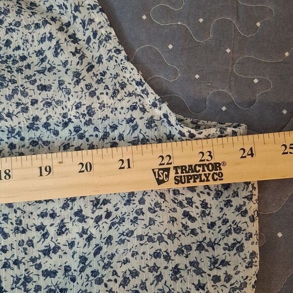 Liz Claiborne Blue Patterned Sleeveless Blouse size XL - Picture 5 of 6